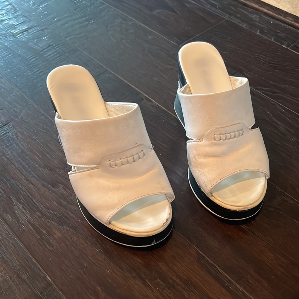 Shoes - Picture 2 of 4